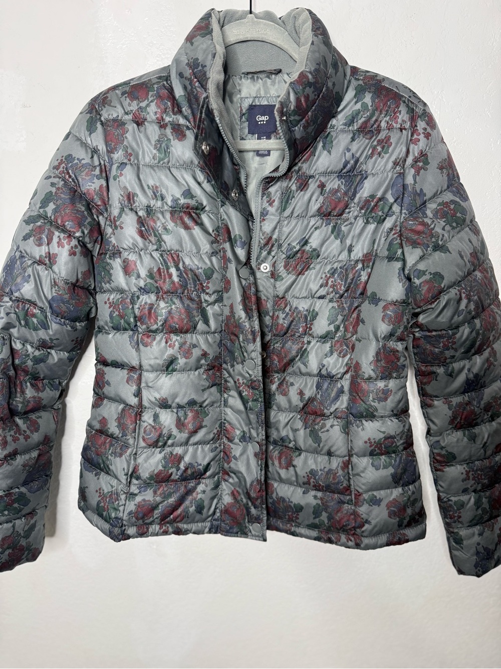GAP Gray Floral Quilted Packable Puffer Jacket